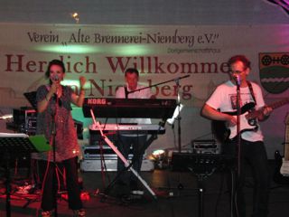 Band Dessau Ro&szlig;lau OT Rodleben PSM Live Band mit S&auml;ngerin Bild 2
