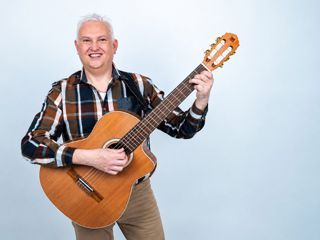 Solist Feldkirch Alfred Bischof - Liedermacher Bild 1